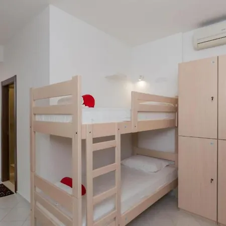 Free Bird - Bed In Four Bed Mixed 3 *
