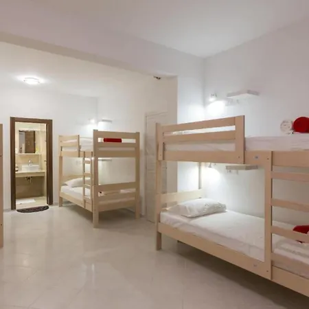 Free Bird - Bed In Four Bed Mixed 3 *
