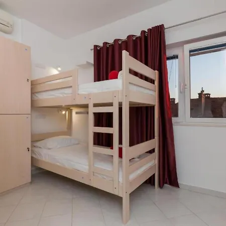 Free Bird - Bed In Four Bed Mixed 3 * Dubrovnik